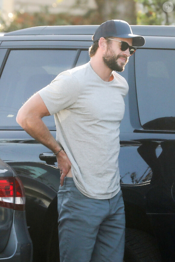 Exclusif - Liam Hemsworth est allé faire du shopping chez John Varvatos à West Hollywood, Los Angeles, le 10 février 2020.