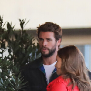 Exclusif - Liam Hemsworth sort dîner avec sa nouvelle compagne Gabriella Brooks à West Hollywood le 4 février 2020.