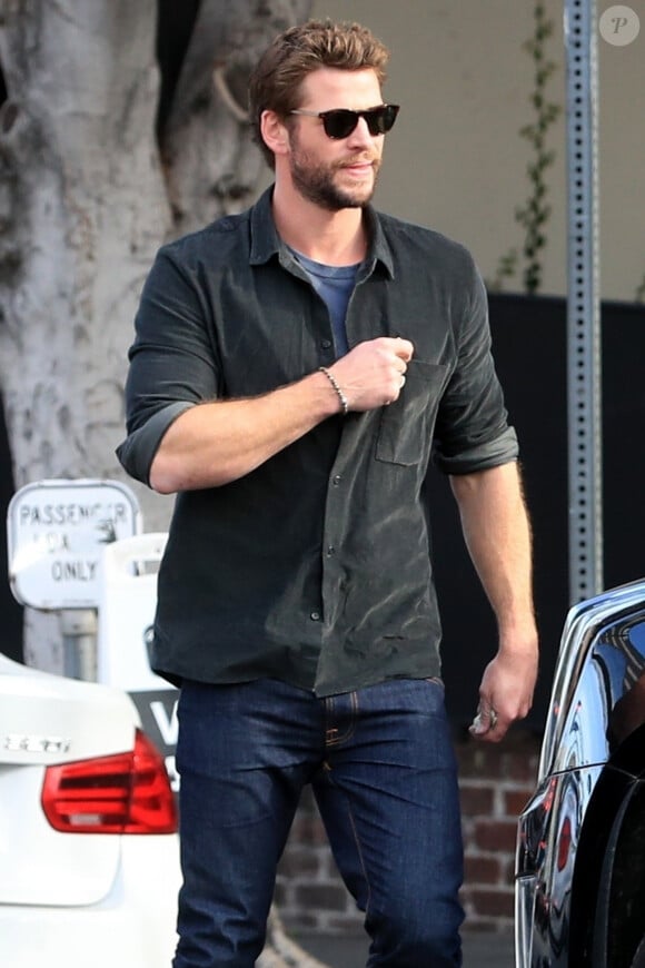 Exclusif - Liam Hemsworth quitte un restaurant à West Hollywood le 29 janvier 2020