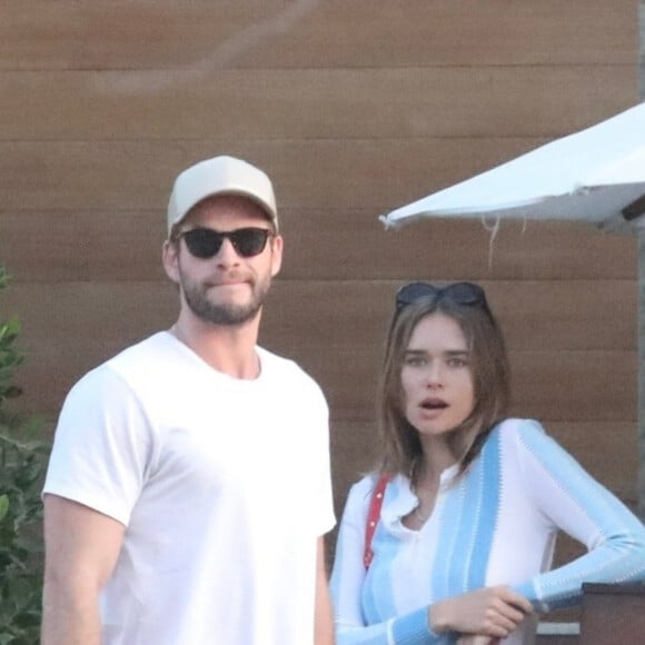 Exclusif - Liam Hemsworth et sa nouvelle compagne Gabriella Brooks sont allés déjeuner en amoureux dans lue quartier d Malibu à Los Angeles, le 25 janvier 2020