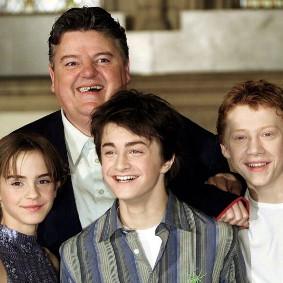 Robbie Coltrane (Hagrid), Emma Watson, Daniel Radcliffe et Rupert Grint à la première du film "Harry Potter et la chambre des secrets" à Londres en 2002.