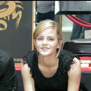 Daniel Radcliffe, Rupert Grint et Emma Watson laissent leurs empreintes sur le fameux Hollywood Boulevard à Los Angeles en 2007.