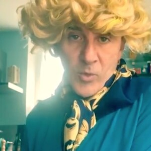 Elie Semoun et Franck Dubosc reprennent les rôles de Mercedes et Janine sur Instagram. Le 9 avril 2020.