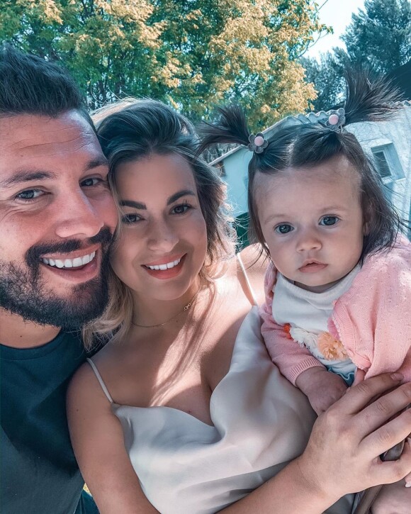 Carla Moreau avec Kevin Guedj et leur fille Ruby, Instagram, le 13 avril 2020
