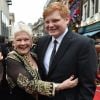 Judi Dench et son petit fils Sam Williams - Soirée "Olivier Awards" à Londres le 3 avril 2016.