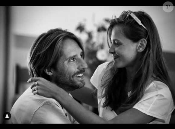 Ophélie a posté cette photo d'elle avec Matthieu Vergne pour son 42e anniversaire. Le 20 avril 2020.