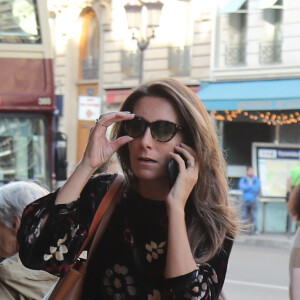 Anne-Claire Coudray arrive au bureau de Sébastien Farran à Paris peu après Laeticia Hallyday le 16 octobre 2018.