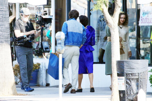 Lucy Liu, Leo Howard sur le tournage de la série CBS "Why Women Kill" à Los Angeles, le 30 juillet 2019.