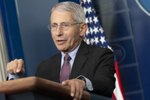 La conférence de presse de Donald Trump à propos de l'épidémie de coronavirus (COVID-19) à la Maison Blanche à Washington le 22 avril 2020.  Director of the National Institute of Allergy and Infectious Diseases Dr. Anthony S. Fauci addresses his remarks and urges citizens to continue to follow the President's coronavirus guidelines during a coronavirus (COVID-19) briefing Wednesday, April 22, 2020, in the James S. Brady White House Press Briefing Room of the White House.22/04/2020 - Washington