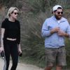 Kristen Stewart est allée faire une randonnée avec un ami (Cj Romero) à Los Feliz, Los Angeles malgré le confinement imposé par les autorités pour endiguer la pandémie du coronavirus (COVID-19), le 21 mars 2020.