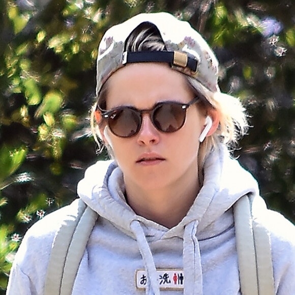 Kristen Stewart se balade dans les rues de New York, le 9 mars 2020