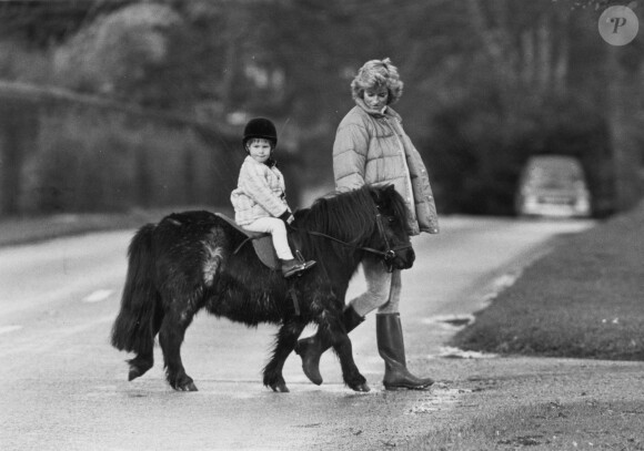 Diana et son fils Harry à Sandringham en 1987.