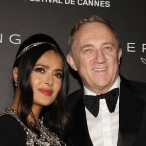 Salma Hayek Pinault et François-Henri Pinault - Photocall de la soirée Kering "Women In Motion Awards", Place de la Castre, lors du 72e Festival International du Film de Cannes. Le 19 mai 2019 © Denis Guignebourg / Bestimage