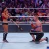 John Cena, superstar du catch, a demandé sa compagne Nikki Bella, diva de la WWE, en mariage sur le ring de WrestleMania 33, le 2 avril 2017 à Orlando en Floride. Et elle a dit oui !