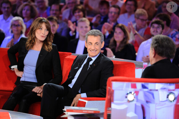 Exclusif - Carla Bruni-Sarkozy, Nicolas Sarkozy et Michel Drucker - Enregistrement de l'émission "Vivement Dimanche" à Paris le 30 septembre 2019. Diffusion le 06/10/2019 sur France 2 . © Guillaume Gaffiot/Bestimage