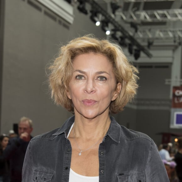 Exclusif - Corinne Touzet lors de la 15ème édition du "Challenge Laurette Fugain - Tournoi des Personnalités" au Grand Palais à Paris. Sous le patronage du Ministère de la Santé, le salon d'Honneur du Grand Palais a accueilli l'Association Laurette Fugain pour célébrer son 15ème anniversaire. Une journée exceptionnelle pendant laquelle entreprises, partenaires, bénévoles, personnalités et grand public ont découvert l'ensemble des animations mises en place et ont pu participer au Challenge Laurette Fugain autour de l'Autre Pétanque®. Paris, le 7 octobre 2017. © Gorassini-Perusseau/Bestimage