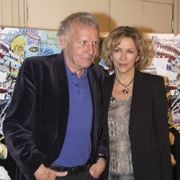 Patrick Poivre d'Arvor (PPDA) et Corinne Touzet lors du gala d'Enfance Majuscule donné au profit de l'enfance maltraitée à la salle Gaveau à Paris, France, le 20 mars 2017. © Pierre Perusseau/Bestimage