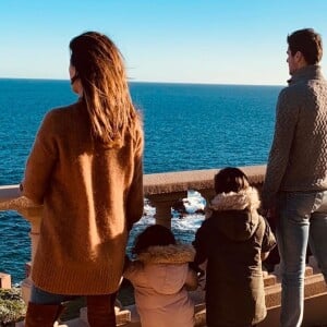 Karine Ferri avec son mari Yoann Gourcuff et ses enfants Maël et Claudia, le 25 décembre 2019