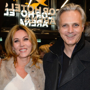 Mathilde Seigner et son compagnon Mathieu Petit lors du spectacle de Michaël Gregorio "J'ai 10 ans!" à l'AccorHotels Arena à Paris, le 16 décembre 2016. © Coadic Guirec/Bestimage