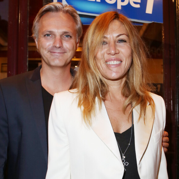 Mathilde Seigner et son compagnon Mathieu Petit à la générale du spectacle "Robin Revient" au Théâtre de la Porte Saint Martin à Paris, le 23 septembre 2013.