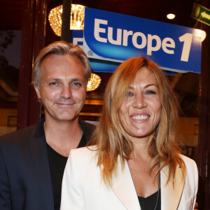 Mathilde Seigner et son compagnon Mathieu Petit à la générale du spectacle "Robin Revient" au Théâtre de la Porte Saint Martin à Paris, le 23 septembre 2013.