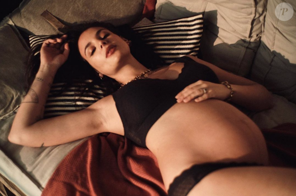 Jade Leboeuf, enceinte de son premier enfant et photographiée par son mari Stephane Rodrigues. Mai 2020.