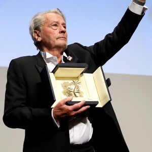 Alain Delon - Remise de la Palme d'Honneur à Alain Delon lors du 72ème Festival International du Film de Cannes. Le 19 mai 2019. Jacovides-Moreau/BestImage