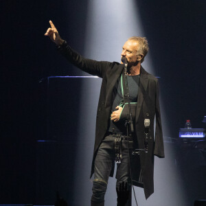 Sting chante à Berlin au Mercedes Benz Arena avec le bras gauche en écharpe le 31 octobre 2019.