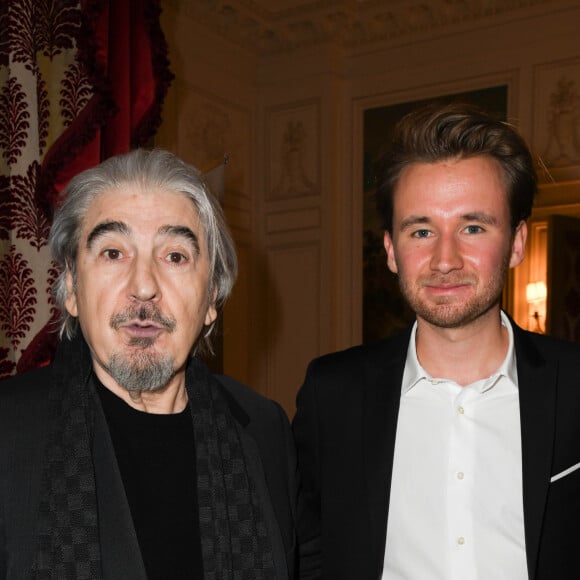 Serge Lama et Bastien Kossek - Lancement du livre "Sardou Regards" de B.Kossek à l'hôtel Raphael à Paris, France, le 15 avril 2019. © Coadic Guirec/Bestimage
