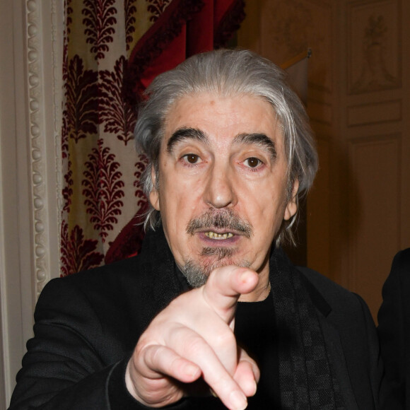 Serge Lama - Lancement du livre "Sardou Regards" de B.Kossek à l'hôtel Raphael à Paris, France, le 15 avril 2019. © Coadic Guirec/Bestimage