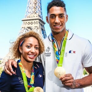 Estelle Mossely et Tony Yoka - Conférence de presse et photocall avec les athlètes français de retour des Jeux Olympiques de Rio à l'hôtel Pullman face a la Tour Eiffel à Paris le 23 août 2016 © Jean-René Santini / Bestimage