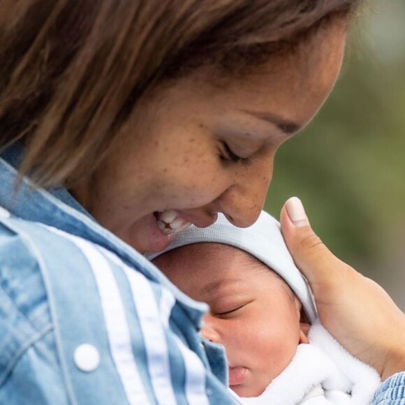 Estelle Mossely pose avec son fils Magomed, sur Instagram, le 14 mai 2020