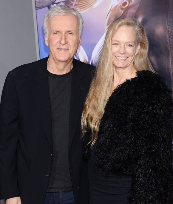 James Cameron et sa femme Suzy Amis Cameron à la première du film "Alita: Battle Angel" au Regency Village Theater à Westwood, Los Angeles, Californie, Etats-Unis, le 5 février 2019.