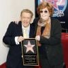 Jerry Stiller et sa femme Anne Meara reçoivent leur étoile sur lee Walk of Fame d'Hollywood Boulevard, à Los Angeles, le 9 février 2007.