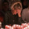 Laeticia Hallyday - Pour le deuxième anniversaire de la mort de Johnny, Laeticia Hallyday et ses filles Jade et Joy se recueillent sur sa tombe au cimetière de Lorient à Saint-Barthélémy le 5 décembre 2019.