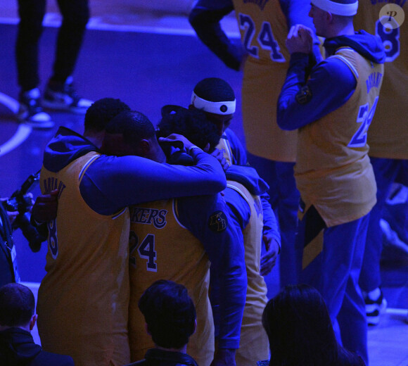 Anthony Davis et LeBron James lors de l'hommage à Kobe Bryant au Staples Center. Los Angeles, le 31 janvier 2020.