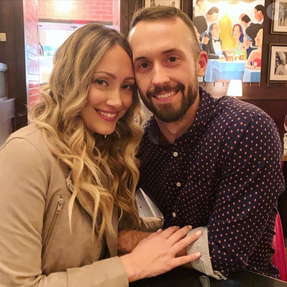 Myka Stauffer et son époux James ont annoncé avoir "trouvé une nouvelle famille", pour le petit Huxley, adopté il y a presque trois ans, le 27 mai 2020. Sur Instagram, cette youtubeuse partageait le quotidien de ses enfants et de son fils adopté, atteint d'autisme.