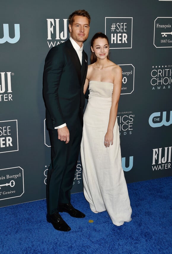 Justin Hartley et sa fille Isabella Justice Hartley, - lors de la 25ème édition de la soirée des Critics Choice Awards au Barker Hangar à Santa Monica, Los Angeles, Californie, Etats-Unis, le 12 janvier 2020.