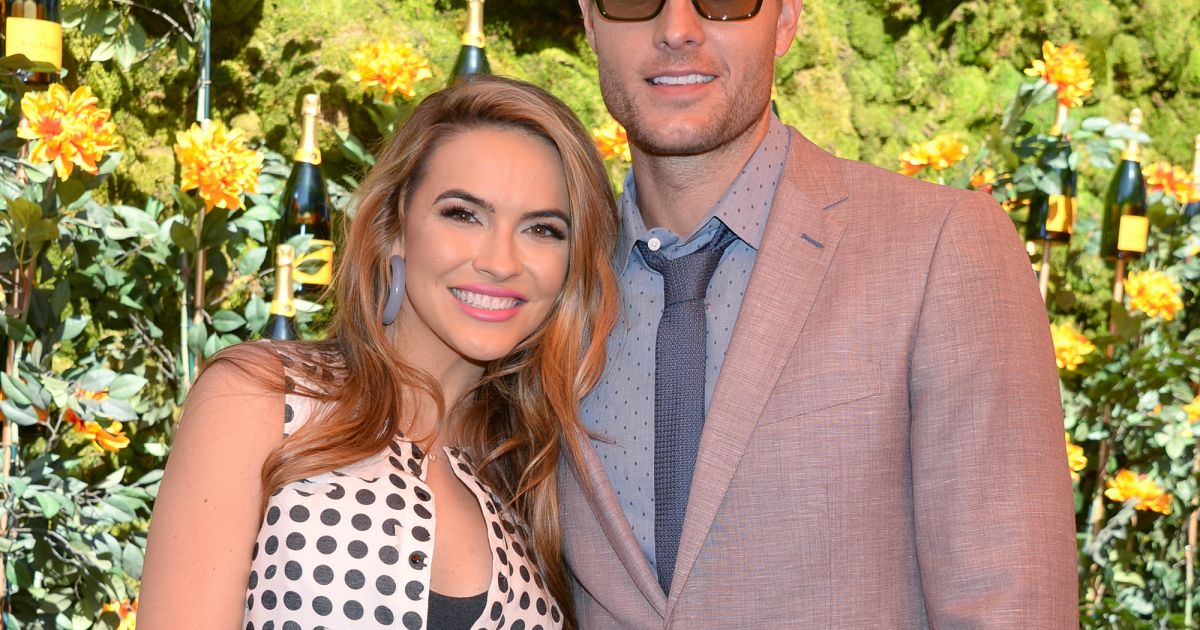 Justin Hartley et sa femme Chrishell Stause au photocall de la 10e