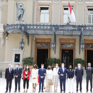 Serge Telle (Ministre D'état), Gareth Wittstock, Marie Ducruet, Pauline Ducruet, Louis Ducruet, Camille Gottlieb, La Princesse Charlène, Le Prince Albert, La Princesse Stéphanie De Monaco, Jean-Luc Biamonti (Patron De La Sbm), Andrea et Sa Femme Tatiana Casiraghi et Pierre Casiraghi - Le mardi 2 juin 2020 à Monaco, ce jour, qui restera sans doute dans les annales, marque l'inauguration par le couple princier de la nouvelle architecture de la Place du Casino et la réouverture simultanée de l'emblématique Brasserie du Café de Paris Monte-Carlo, fermée suite à la crise sanitaire liée à l'épidémie de Coronavirus (Covid-19). Les participants portent tous des masques fournis par la fondation Princesse Charlène de Monaco. © Claudia Albuquerque / Bestimage