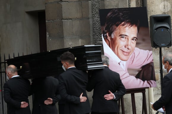 Hommage à Guy Bedos en l'église de Saint-Germain-des-Prés à Paris le 4 juin 2020.