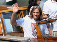 L'excellent Viggo Mortensen arrive à Venise... et indique "la route" à suivre ! Regardez !