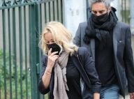Emmanuelle Béart soutenue par son mari Frédéric aux obsèques de Guy Bedos