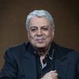 Exclusif - Enrico Macias - Enregistrement de l'émission "La Lettre" au Théâtre du Châtelet à Paris, qui sera diffusée le 1er février sur France 2. Le 23 octobre 2019 Les stars se mettent au service d'anonymes pour honorer des personnes ordinaires au tempérament extraordinaire en les surprenant sur la scène du théâtre du Châtelet et chez eux, dans leur vie de tous les jours, pour les remercier et leur faire vivre des moments d'émotion inoubliables... Nous avons tous autour de nous des héros du quotidien qui se dévouent modestement pour les autres et donnent de leur temps, sans rien attendre en retour. Depuis plusieurs semaines, France 2 a donné l'opportunité aux téléspectateurs d'écrire une lettre adressée à la star préférée d'un de leurs proches méritants. Après avoir reçu de nombreux courriers, chacune des stars va choisir la Lettre qui l'a le plus touchée et rendre hommage à un anonyme en le surprenant, avec la complicité de l'auteur de la lettre, sur la scène du théâtre du Châtelet ou en plein coeur de son intimité. © Cyril Moreau / Bestimage