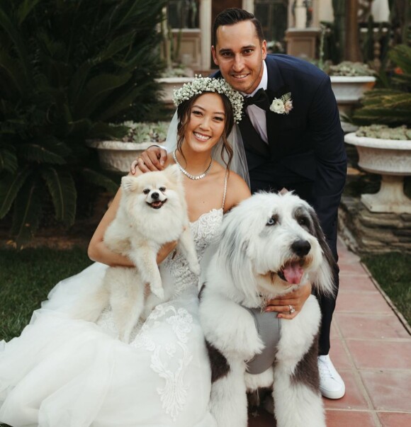 Michelle Wie a publié une photo de son mariage avec Jonnie West sur Instagram le 27 août 2019, à l'occasion de la journée internationale des chiens.
