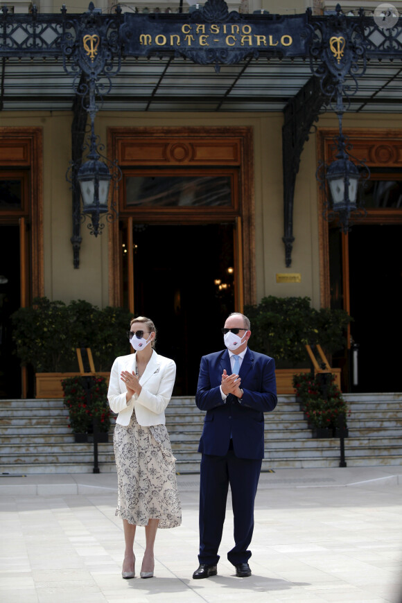 Le prince Albert II de Monaco et sa femme la princesse Charlène de Monaco - Inauguration de la place du Casino en présence du couple princier à Monaco le 2 juin 2020. Les participants portent des masques pour se protéger de l'épidémie de Coronavirus (Covid-19). © Dylan Meiffret / Nice Matin / Bestimage