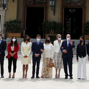 Serge Telle (Ministre D'état), Gareth Wittstock, Marie Ducruet, Pauline Ducruet, Louis Ducruet, Camille Gottlieb, La Princesse Charlène, Le Prince Albert, La Princesse Stéphanie De Monaco, Jean-Luc Biamonti (Patron De La Sbm), Andrea et Sa Femme Tatiana Casiraghi et Pierre Casiraghi - Inauguration de la place du Casino en présence du couple princier à Monaco le 2 juin 2020. Les participants portent des masques pour se protéger de l'épidémie de Coronavirus (Covid-19). © Dylan Meiffret / Nice Matin / Bestimage