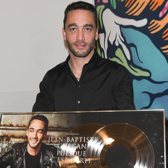 Exclusif - Jean-Baptiste Guégan - Jean-Baptiste Guégan reçoit un double disque de platine lors de son concert à la Seine Musicale à Boulogne le 19 janvier 2020. © Coadic Guirec/Bestimage