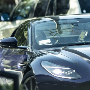 Exclusif - Megan Fox et Machine Gun Kelly ont été surpris ensemble dans un café à Los Angeles, Californie, Etats-Unis, le 15 mai 2020. Machine Gun Kelly a ensuite raccompagné Megan Fox dans sa maison de Calabasas dans son Aston Martin. Megan Fox vit dans une maison à Calabasas tandis que son mari Brian vit à Malibu.