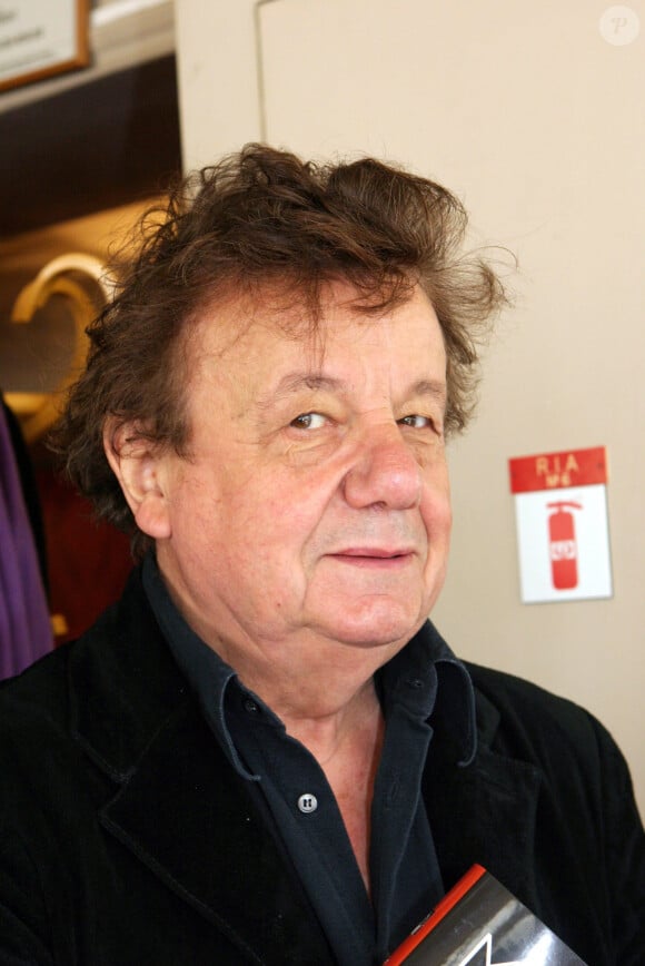 Marcel Maréchal - Présentation du livre "Monstres sacrés" de Laurencine Lot au théâtre Montparnasse. Le 6 mai 2004.